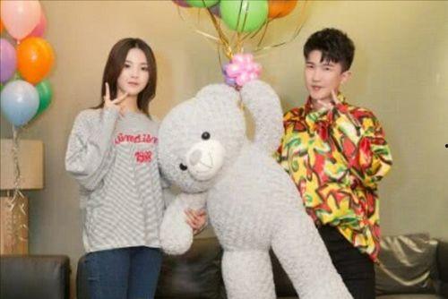 娱乐圈的日常吃瓜,揭秘明星们的日常“吃瓜”生活  第3张